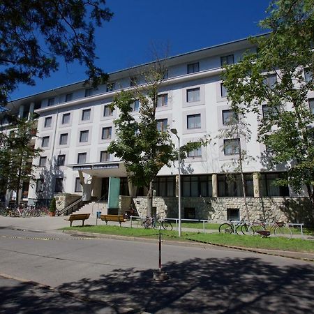 Study K & M Hotel Debrecen Extérieur photo